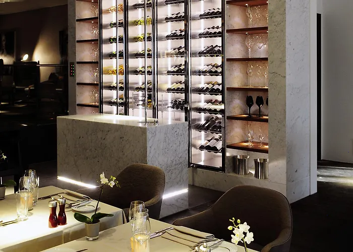 プルマン アイントホーヴェン コカーニュ 4*